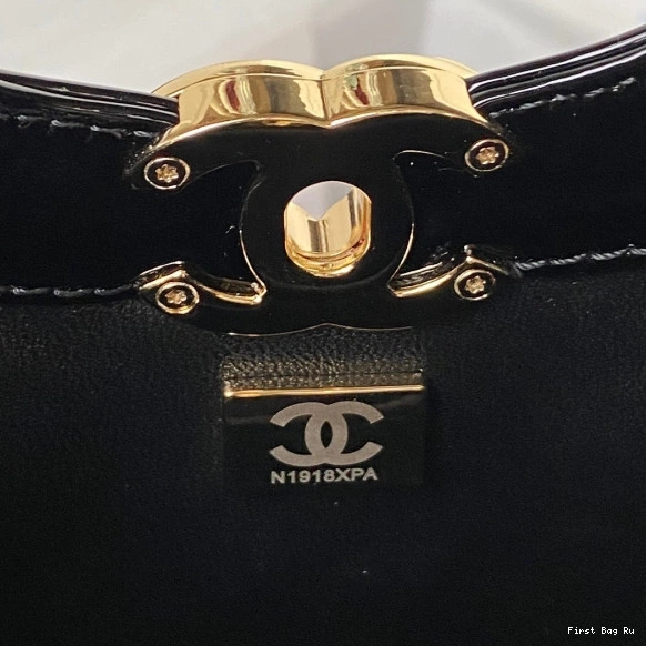 First Bag Ru CHANEL BAG 31 SHOPPING MINI 0802
